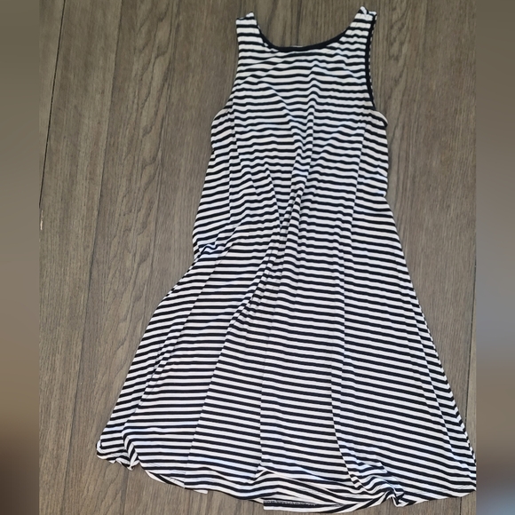 Flowy Striped Dress - Picture 2 of 7